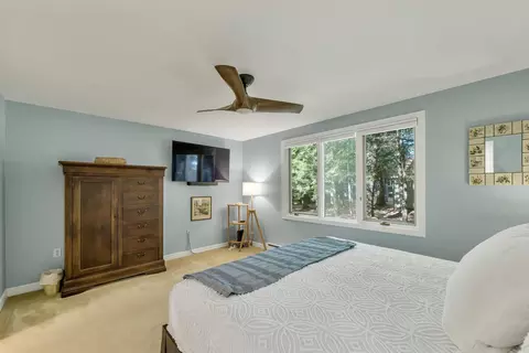 Bedroom - 36 Point Breeze Rd, Wolfeboro, NH 03894 photo 3 of 6