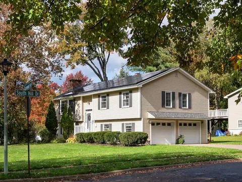 16 Greenwood Ave, Essex Junction, VT 05452