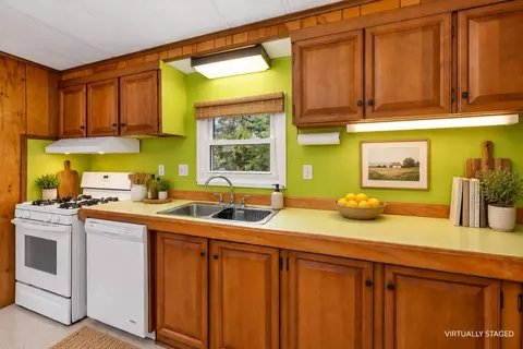 20 Arrowbrook Rd, Dover, NH 03820 photo 5