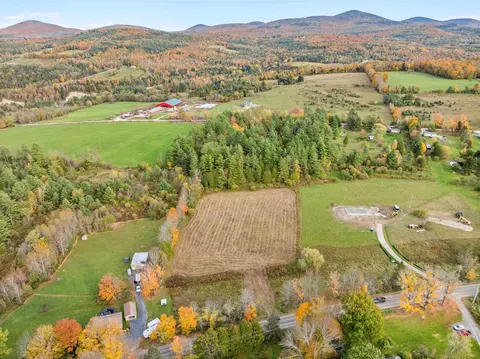 350 Middle Rd, Plainfield, VT 05667 photo 2
