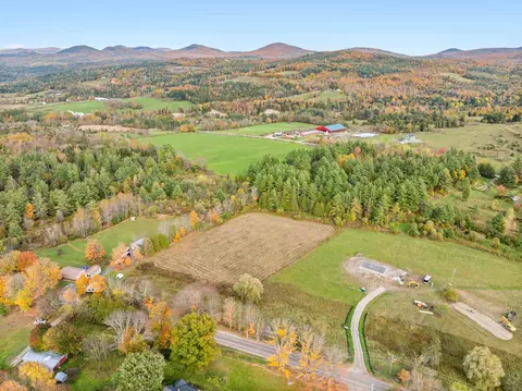 350 Middle Rd, Plainfield, VT 05667 photo 3