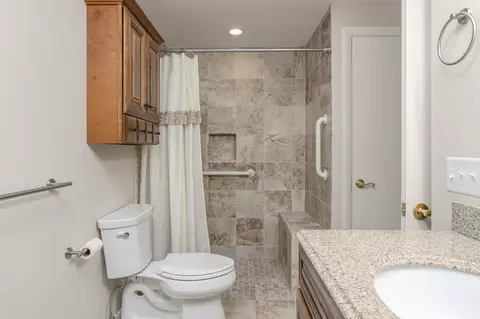 Bath - 5 Piscataqua Rd, Concord, NH 03301 photo 2 of 3