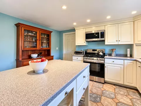 Kitchen - 71 State Route 2, Shelburne, NH 03581 photo 1 of 3