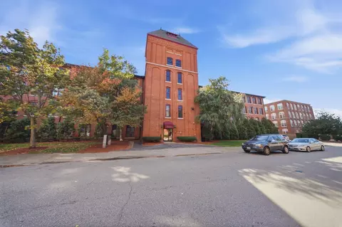 471 Silver St #204, Manchester, NH 03103
