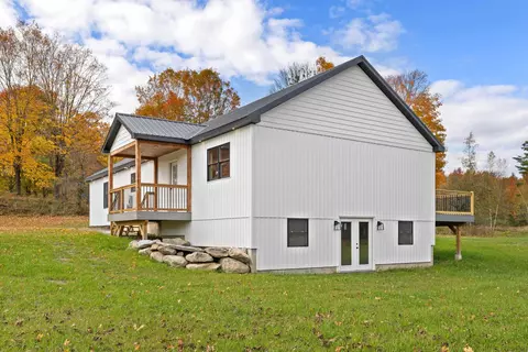 519 Sand Hill Rd, Enosburg, VT 05450