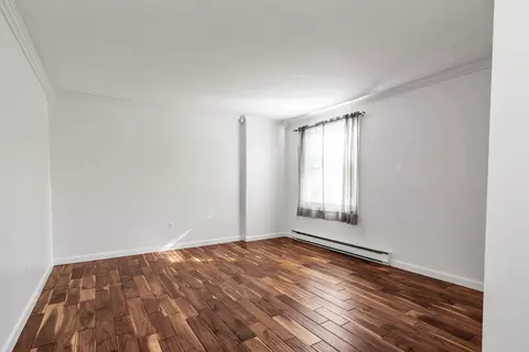 Living - 27 Downing Ct #27, Exeter, NH 03833 photo 3 of 4
