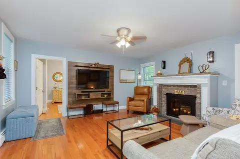 Living - 24 Range Rd # A, Windham, NH 03087 photo 2 of 5