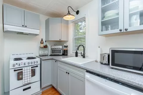 Kitchen - 24 Range Rd # A, Windham, NH 03087 photo 5 of 6