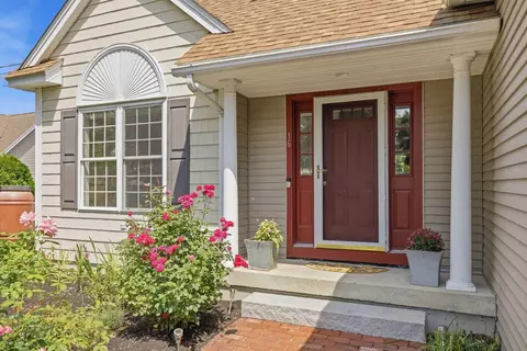 16 Dunlin Way, Portsmouth, NH 03801