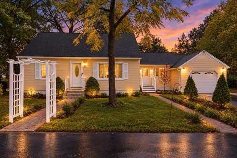 9 Belle Aire Ave, Nashua, NH 03060
