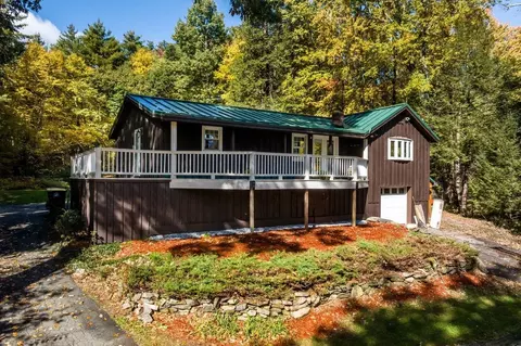 16 Crane Crossing Rd, Plaistow, NH 03865
