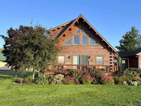 1556 Prairie Rd, Derby Line, VT 05830