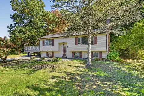 15 Masquah Dr, Litchfield, NH 03052