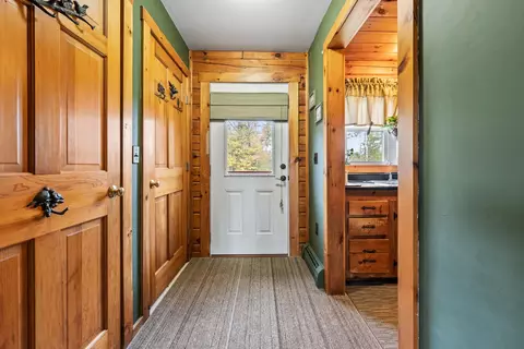 Entry Way - 484 Lang Rd, Bath, NH 03740 photo 2 of 3
