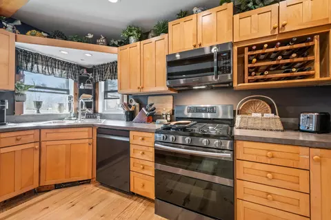 Kitchen - 484 Lang Rd, Bath, NH 03740 photo 5 of 8