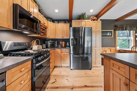 Kitchen - 484 Lang Rd, Bath, NH 03740 photo 4 of 8