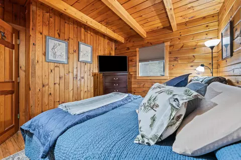 Bedroom - 484 Lang Rd, Bath, NH 03740 photo 3 of 10