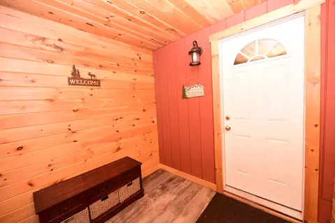 Entry Way - 32 Grison Rd, Madison, NH 03849 photo 3 of 5