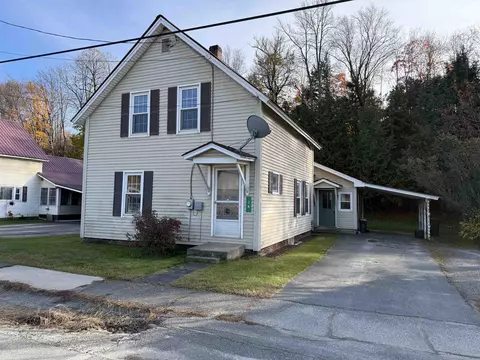 34 Raymond St, Lyndonville, VT 05851