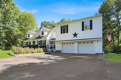 3 Chase Brook Cir, Litchfield, NH 03052