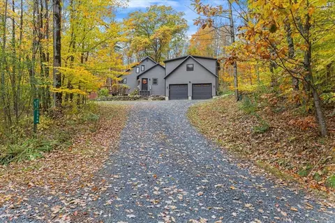 386 Collins Mountain Rd, Richmond, VT 05477