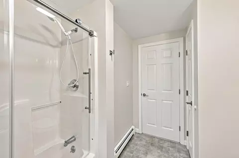 Bath - 125 Sullivan St #A, Berwick, ME 03901 photo 3 of 3