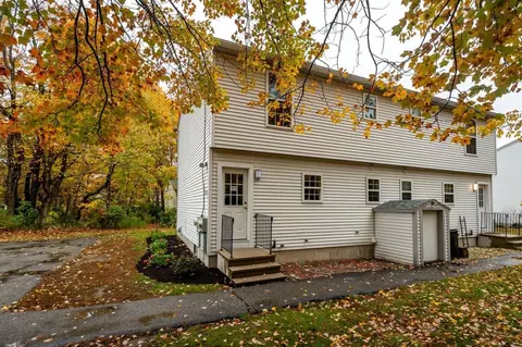 Exterior - 125 Sullivan St #A, Berwick, ME 03901 photo 3 of 4