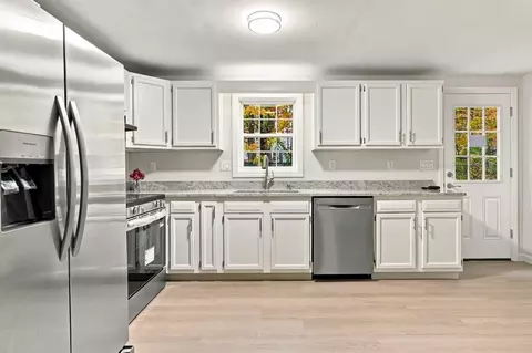 Kitchen - 125 Sullivan St #A, Berwick, ME 03901 photo 4 of 5