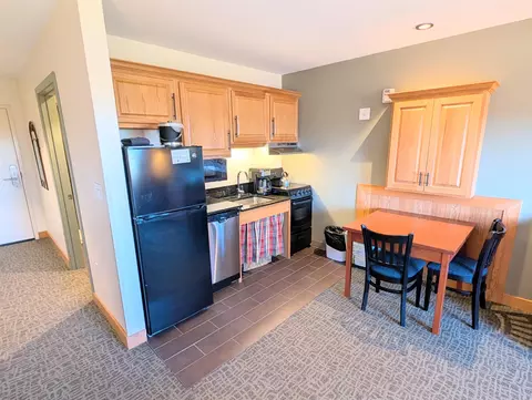 Kitchen - 228 E Mountain Rd #A HCP 159 II (HARRISON), Killington, VT 05751 photo 2 of 3