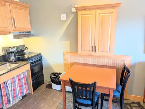 Kitchen - 228 E Mountain Rd #A HCP 159 II (HARRISON), Killington, VT 05751 photo 1 of 3