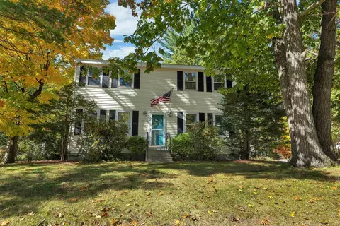 1 Bellflower Cir, Concord, NH 03303