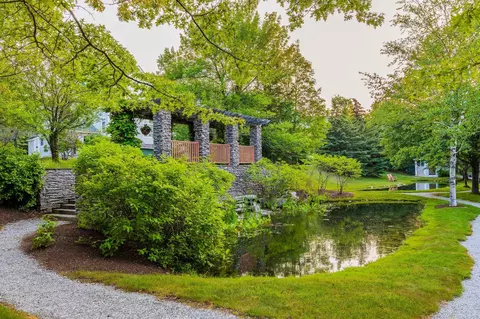 Exterior - 3 Stratton Springs Rd # B, Stratton, VT 05360 photo 3 of 4