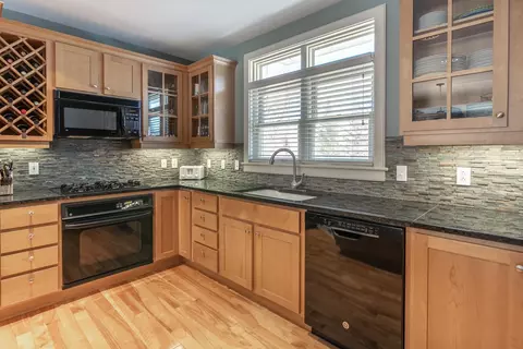 Kitchen - 3 Stratton Springs Rd # B, Stratton, VT 05360 photo 2 of 3