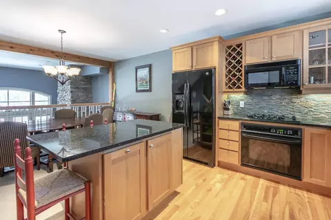 Kitchen - 3 Stratton Springs Rd # B, Stratton, VT 05360 photo 3 of 3