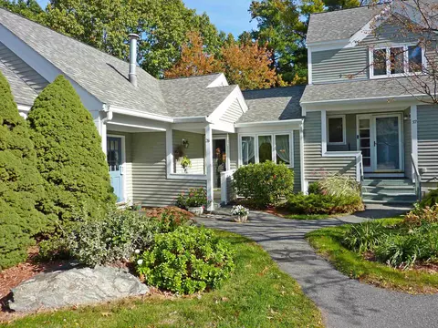 28 Heather Ct, Nashua, NH 03062
