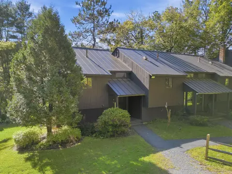 1299 Quechee Main St, Quechee, VT 05059
