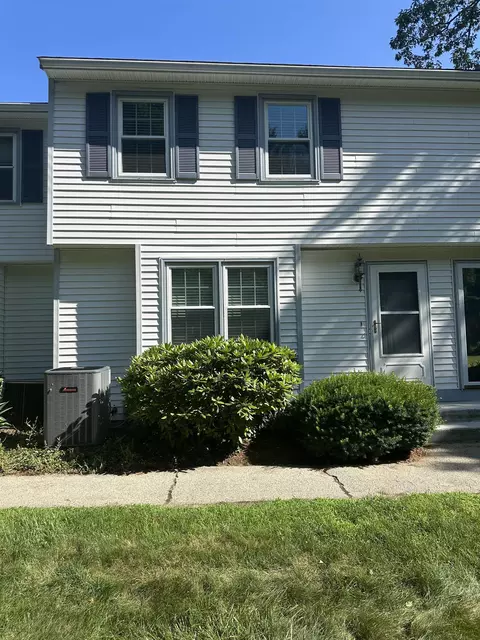 6 Lochmere Ln #367, Nashua, NH 03063