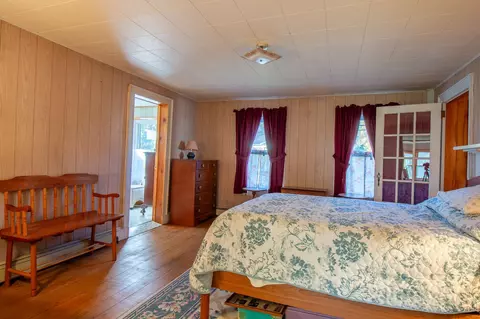 Bedroom - 434 E Main St, Middlebury, VT 05753 photo 4 of 10
