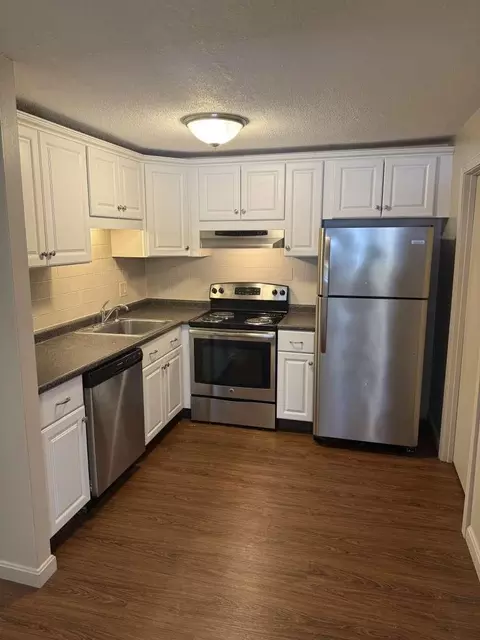 56 English Village Rd #103, Manchester, NH 03102