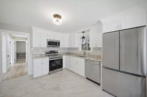 Kitchen - 29 Shadow Lake Rd, Salem, NH 03079 photo 1 of 4