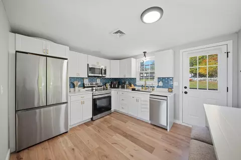 Kitchen - 29 Shadow Lake Rd, Salem, NH 03079 photo 2 of 4