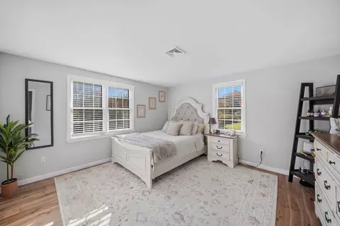 Bedroom - 29 Shadow Lake Rd, Salem, NH 03079 photo 5 of 6