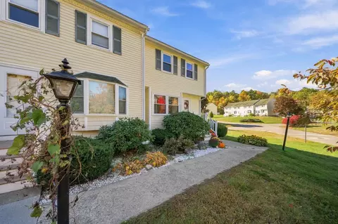 120 Newton Rd #1D, Plaistow, NH 03865