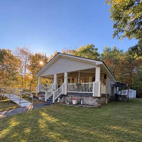 46 Ivy Ln, Farmington, NH 03835