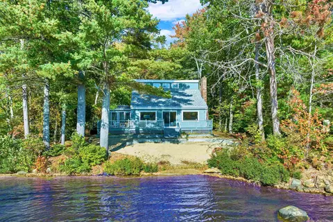 74 Shore Dr, Middleton, NH 03887