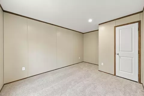 Bedroom - 28 Okane Cir, Bethlehem, NH 03574 photo 5 of 7
