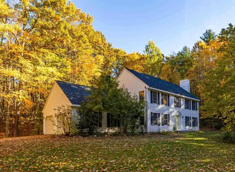 386 Gage Hill Rd, Hopkinton, NH 03229
