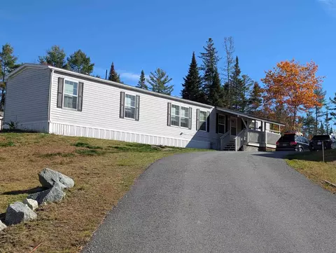 5 Crowe View Dr, Littleton, NH 03561