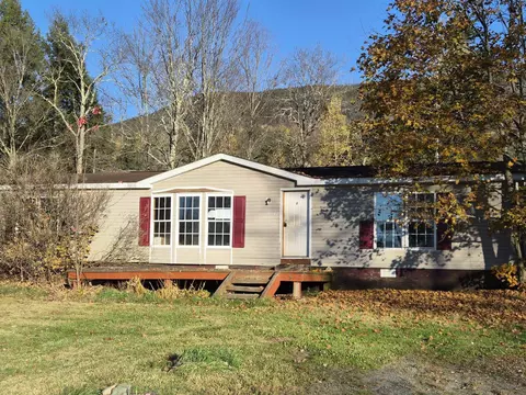 35 Almeron Dr, Morristown, VT 05661