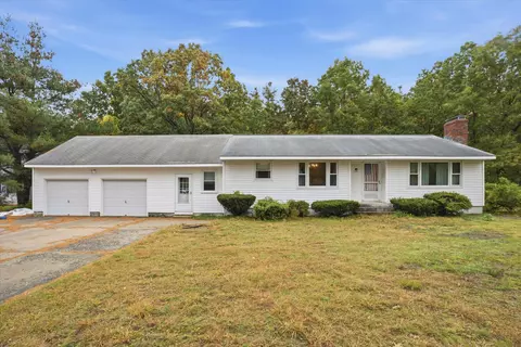 6 Gendron St, Nashua, NH 03062
